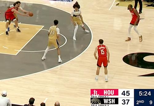 火箭47-37打停奇才原因唯一，两人喂饱申京！
北京时间3月3日，火箭与奇才的比