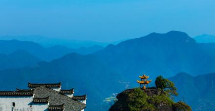 2026年的录取分数线还没出来（得等录取结束后才公布），但咱们可以参考近三年的数