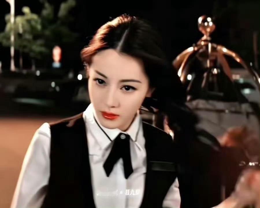 投稿迪丽热巴枭起青壤人生镜头 