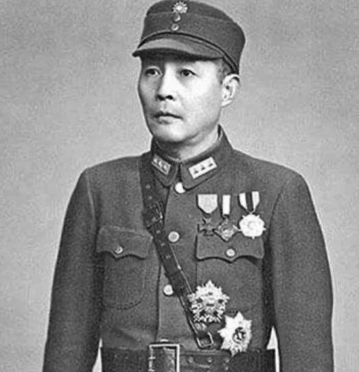 1938年国军上将钱大钧，黑着脸走进军统湖北站，当着众特务的面，一枪打死了副站长