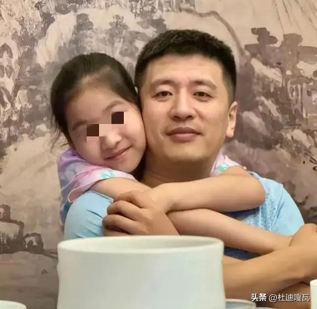 在张雪峰弥留之际，最遗憾的应该就是不能陪女儿长大，毕竟今年才只有11岁，他对女儿