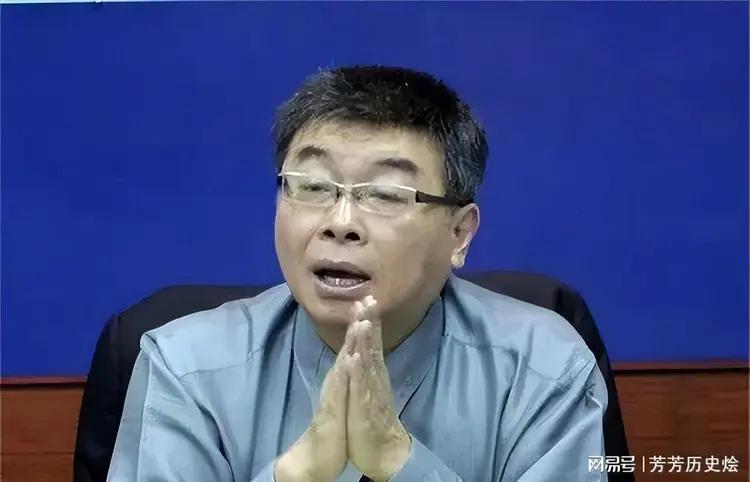 台湾邱毅在网上公开骂马英九是个