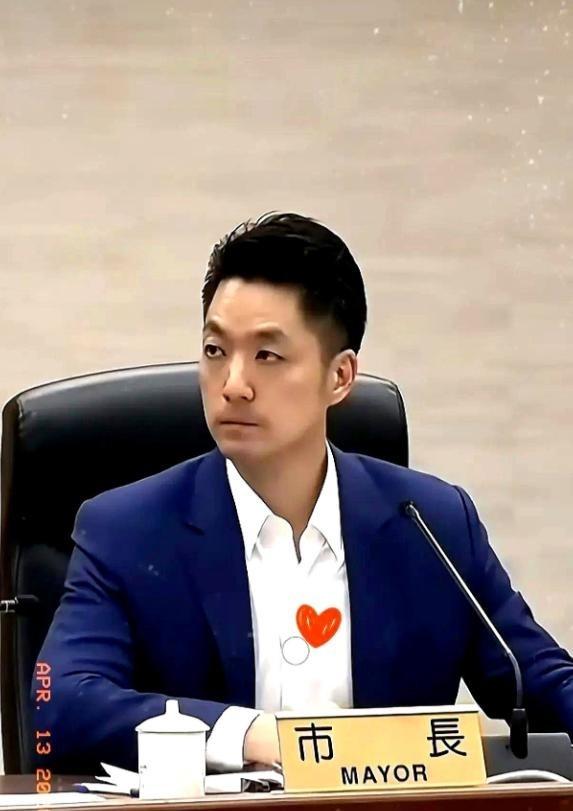 两蒋灵柩要不要回大陆这事，显然蒋万安着急了！两蒋灵柩能否迁回大陆，这事曾被推到了