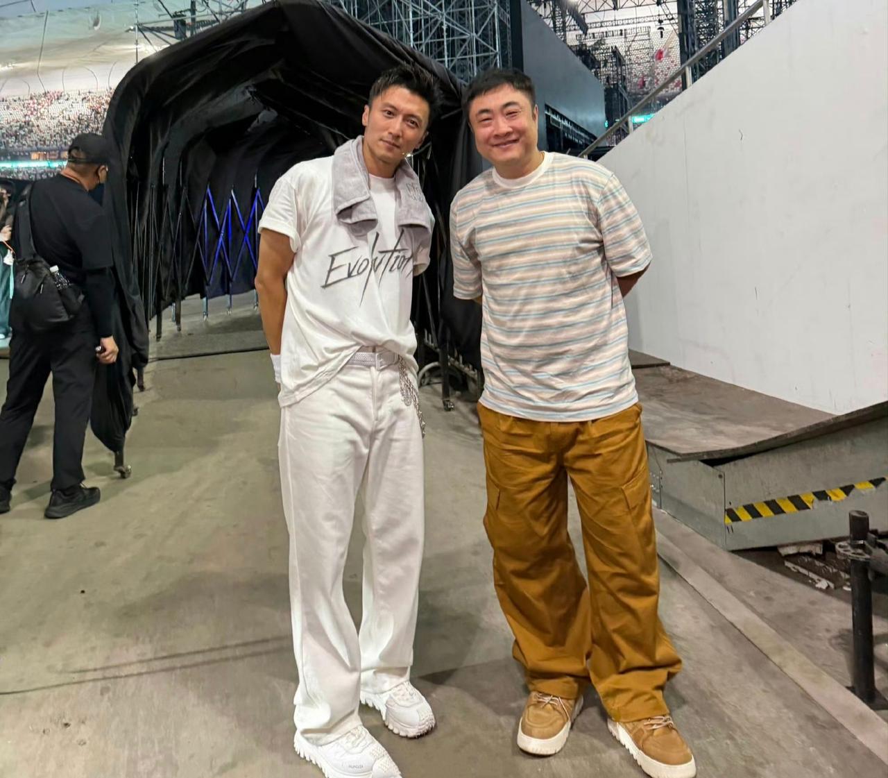 谢霆锋鸟巢演唱会乔杉去看了,三蹦子真去看法拉利了,这梗有知道的吗?不知道自己查查
