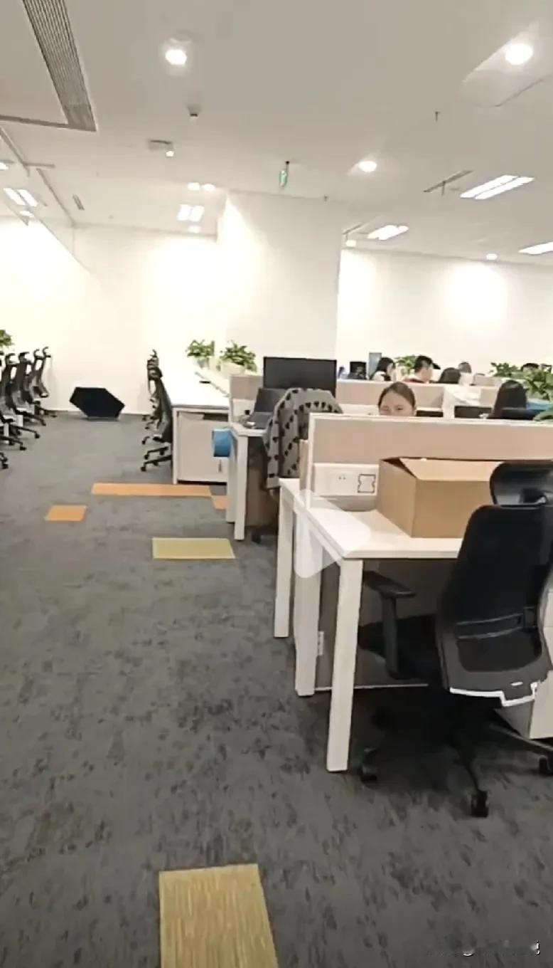 发现一个铁律，很多年近40的中年人找工作，他们找工作的期望预期是持续走低的，甚至