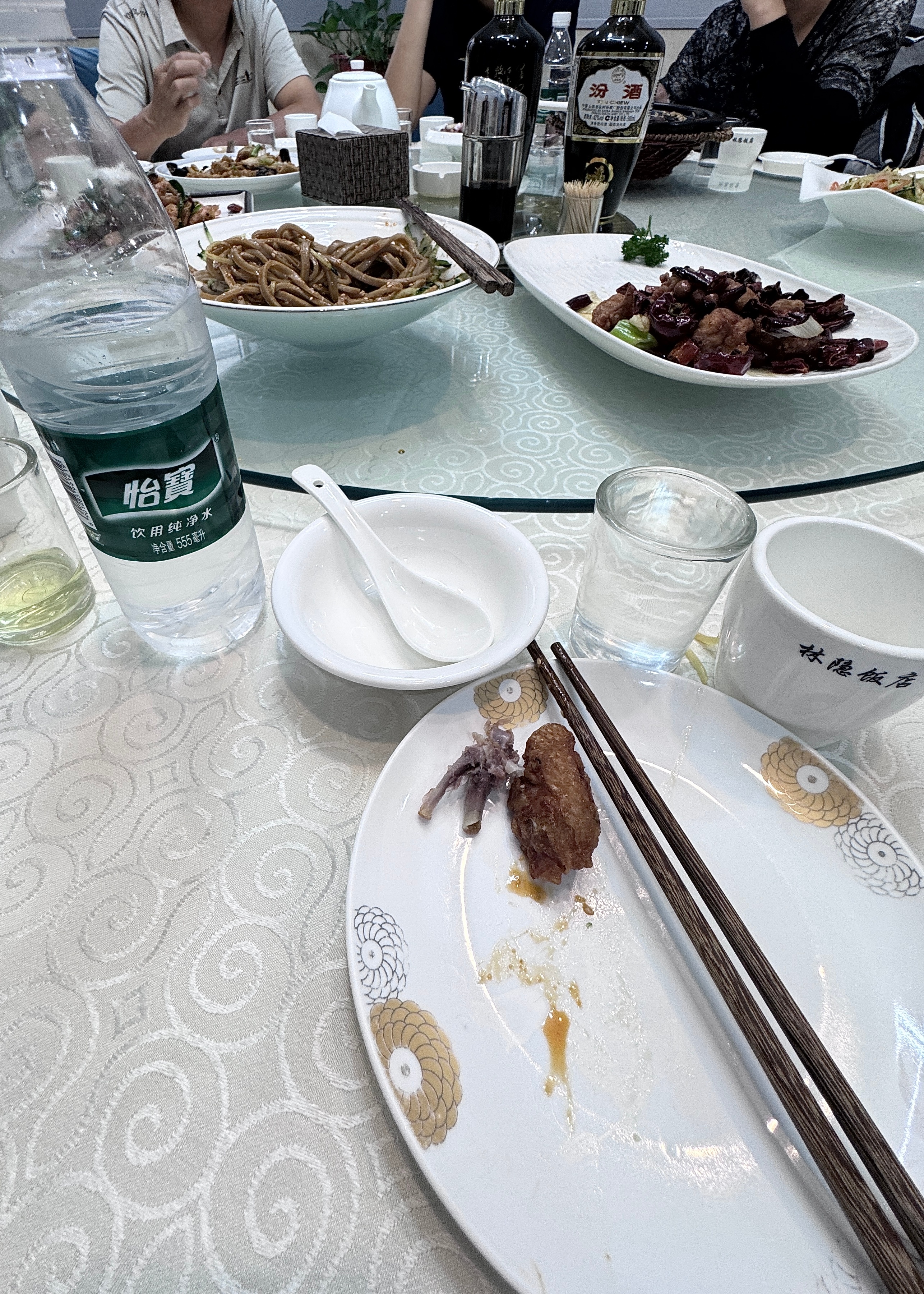 你的爱我看不上 你的恨更是一般 