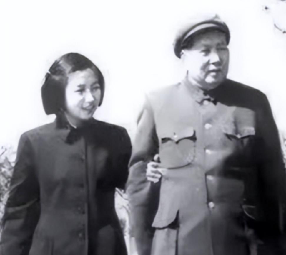 1972年，李讷生娃后写信请求父亲接济8000元，毛主席看罢来信后，心痛不已，指