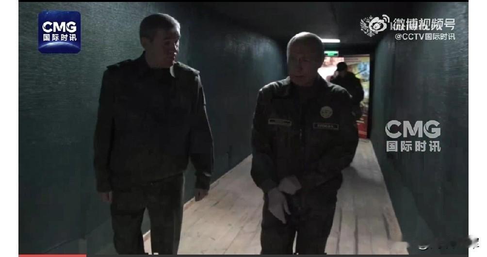 普京戎装听取战报，100%库皮扬斯克、80%沃尔昌斯克、70%红军城被俄军控制。