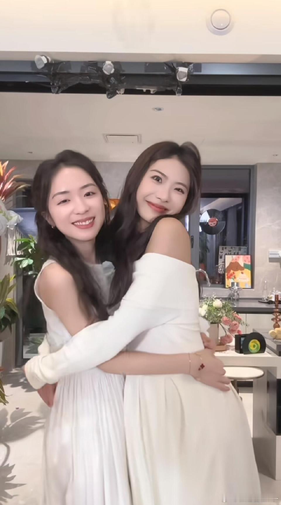 翁清雅实习的公司是自己家开的呀 ​​​