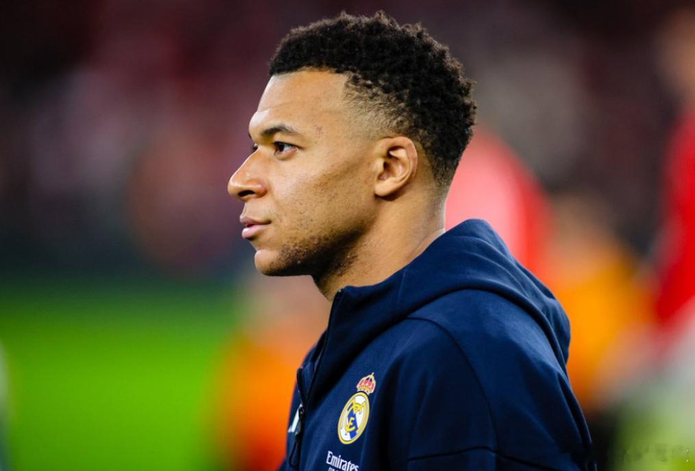 北京时间明天凌晨4:00，欧冠附加赛次回合中，皇马将在主场迎战本菲卡，首回合皇马