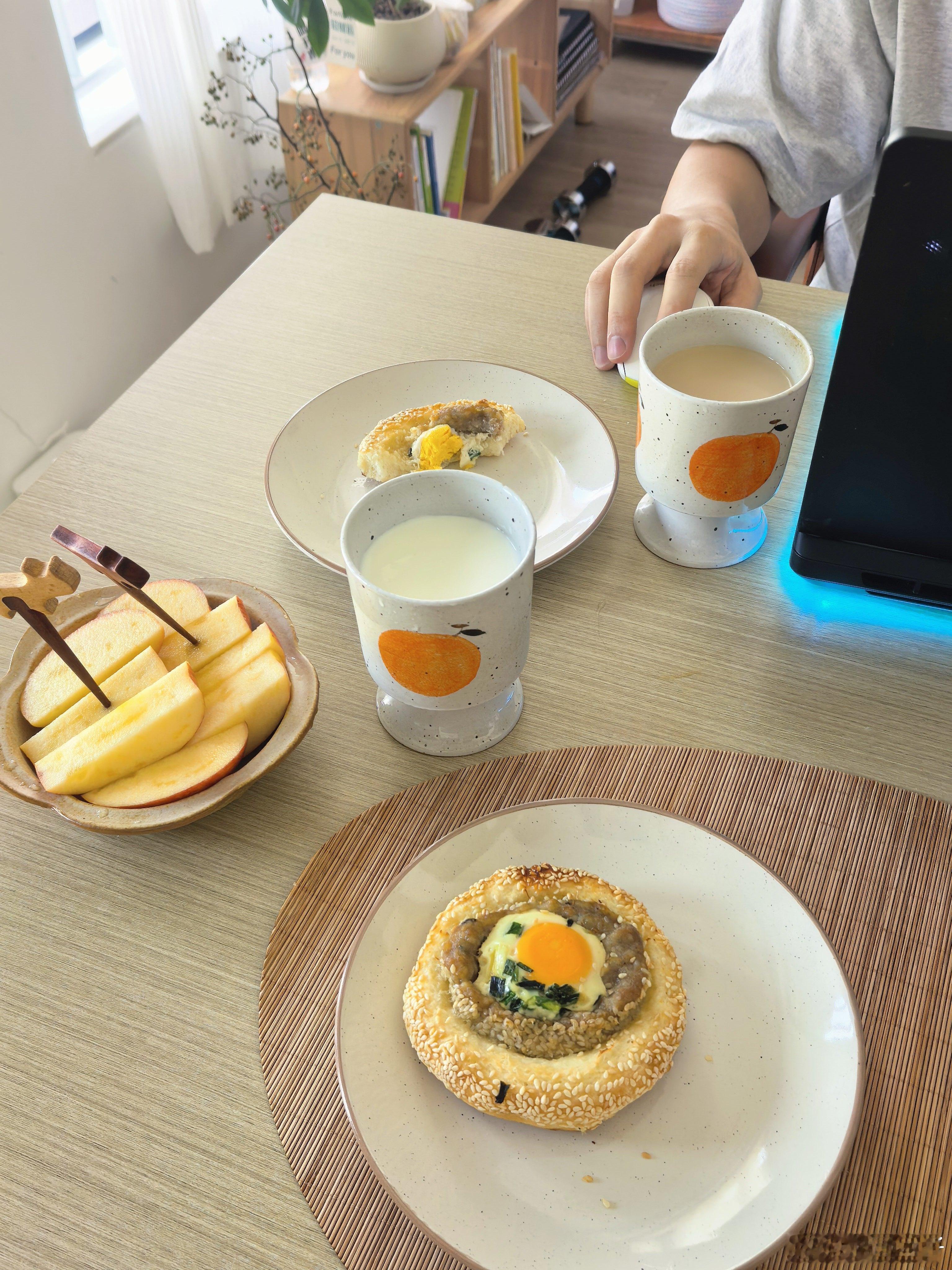 一起吃了早餐，然后又要分开很久[泪奔] ​​​