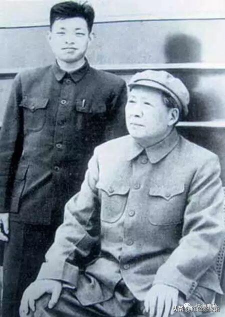 毛主席和保卫人员