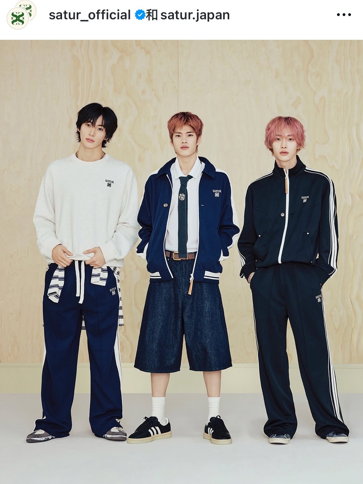 我IG第一次刷到SATUR给拍的这套，怎么原来还有平底鞋三人图吗我咋记得只有男神