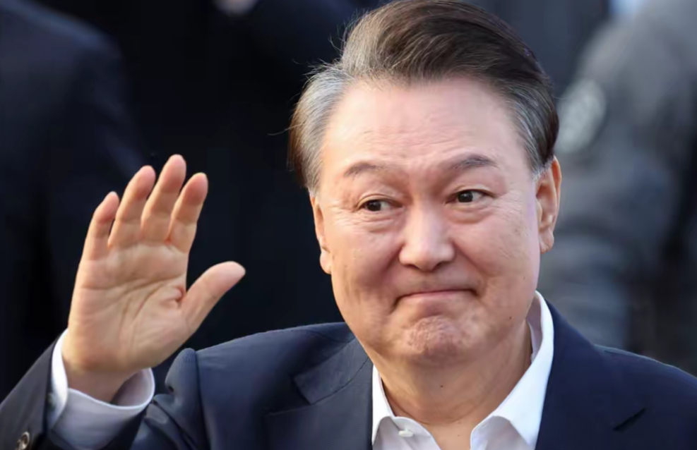 债多了不愁？韩前总统尹锡悦被追加诉讼 12月4日，韩国“内乱特别检查组”以涉嫌作