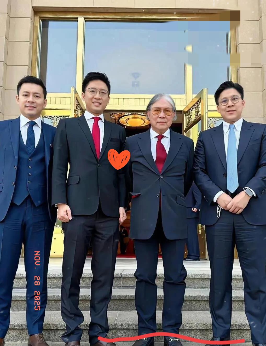 果然没让人失望！
香港大埔火灾后，最先挺身的不是李家，也不是何家，而是霍氏家族。