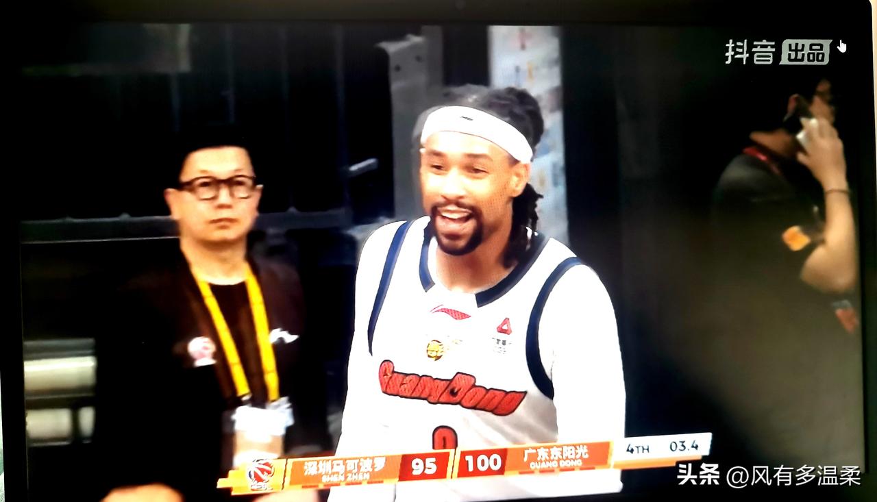 广东东阳光客场战胜深圳，再赢德比，应感谢张皓嘉和萨林杰
上一轮都输球的两支广东球