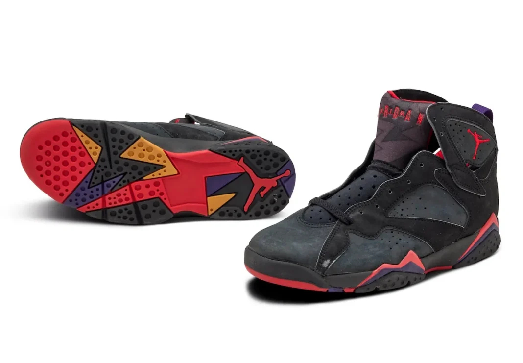 Air Jordan 7 “Playoffs”  2027年2月20日发售款号: