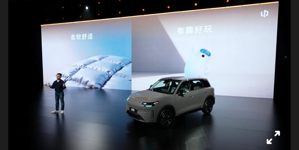 零跑首款 A 级小车 A10，兼具智能，续航、空间。同价位少有带激光雷达的车型，