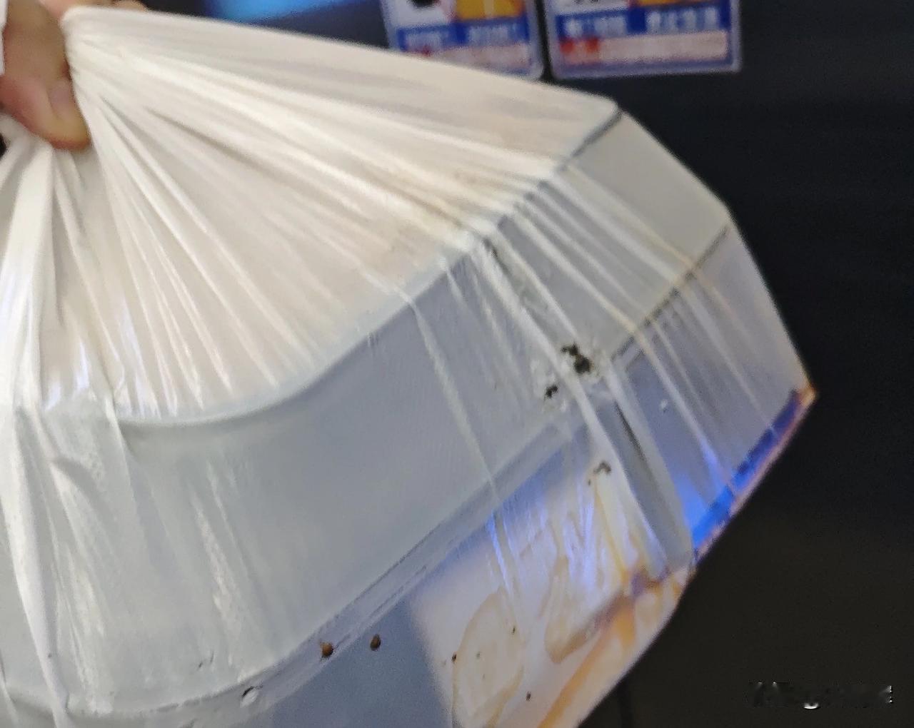 （224）“送外卖其实能很直观的感受到贫富差距！昨天送外卖的时候，我同时抢到了两