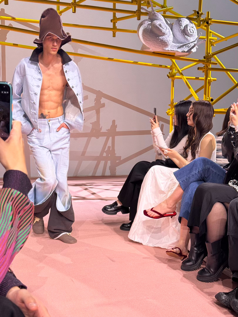 🌿 闯入8ON8 AW2026奇幻荒野花园8ON8秋冬大秀太让人惊喜了，！直接