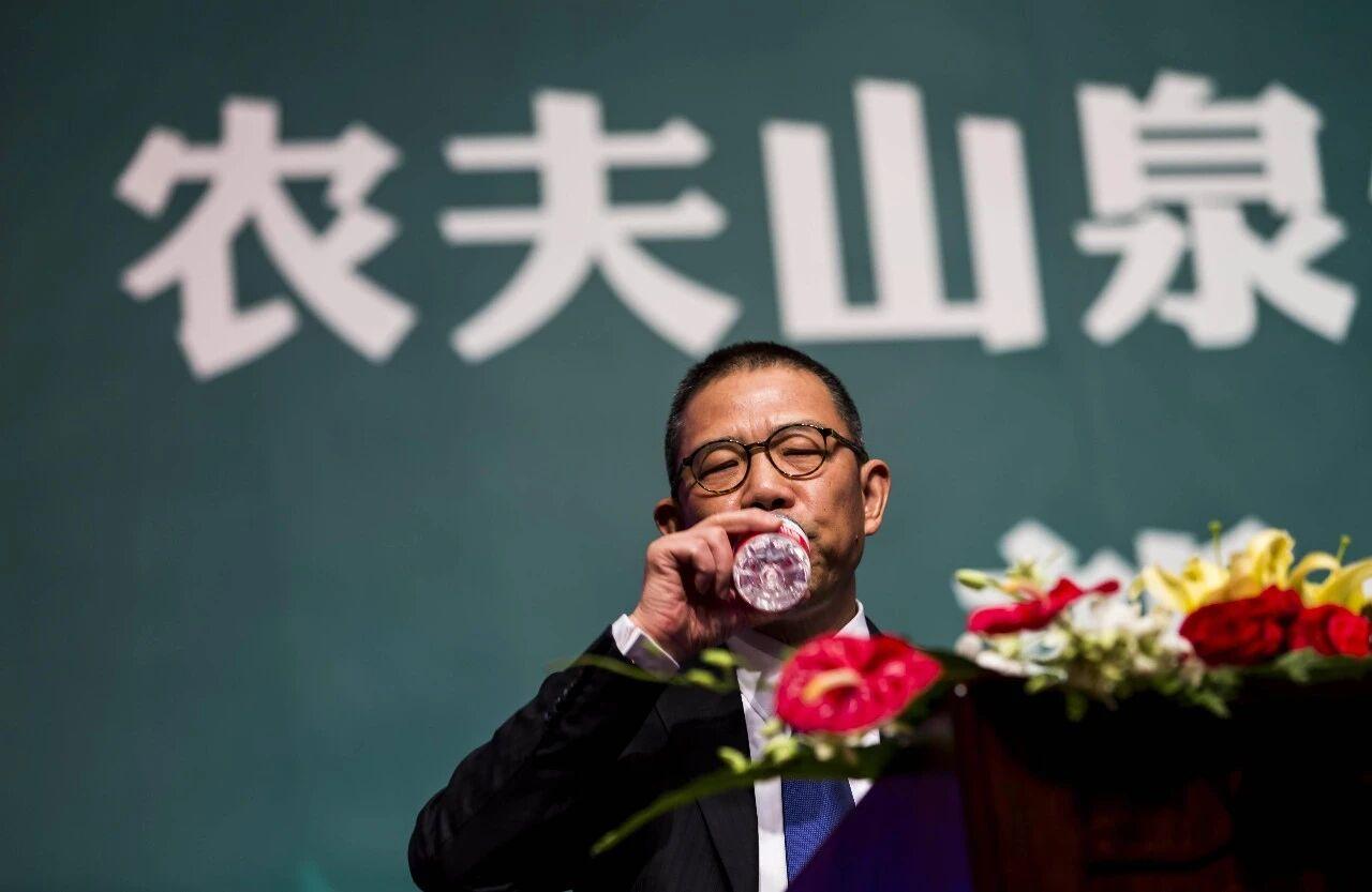 钟睒睒又骂平台了——"平台是板上钉钉的中间商，必须限制平台权力。"
茶商圈子里转