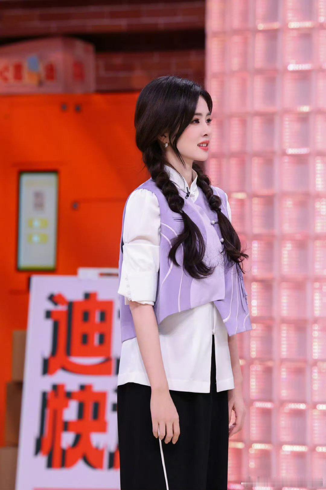 白鹿丞磊cha了Sweetiegirl手势舞 白鹿丞磊合跳Sweetiegirl