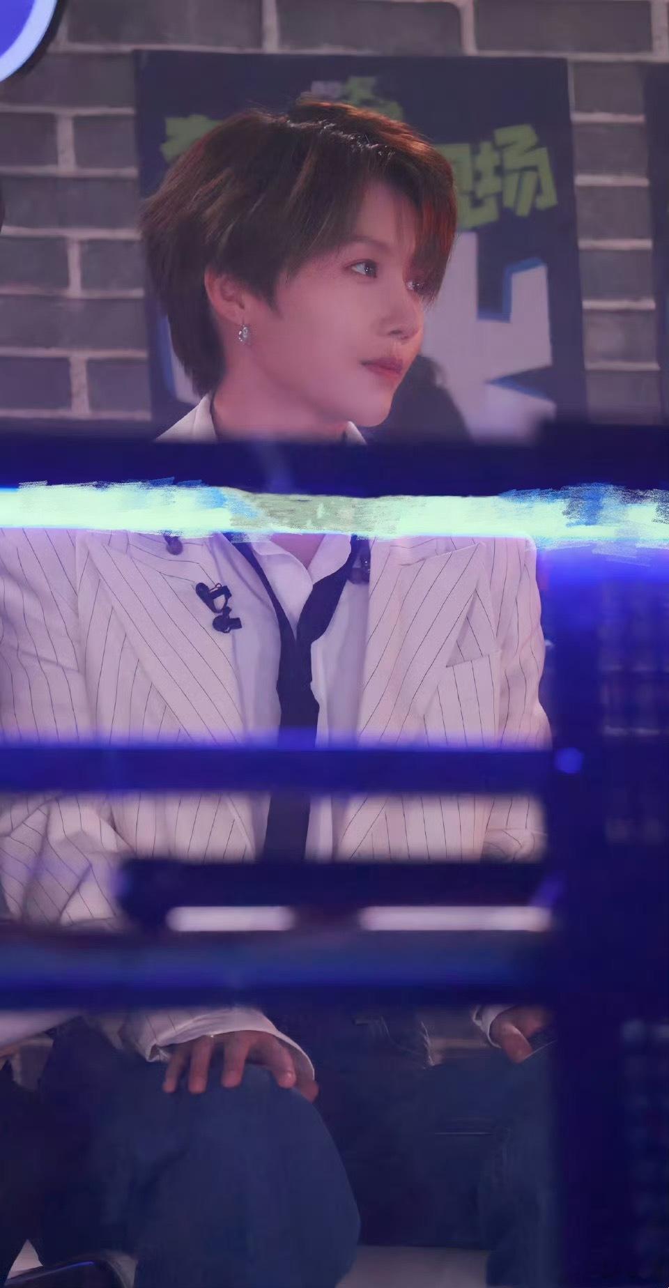 #刘雨昕官宣加盟奔赴万人现场#终于等到刘雨昕的音综了，她的舞台实力毋庸置疑，这次