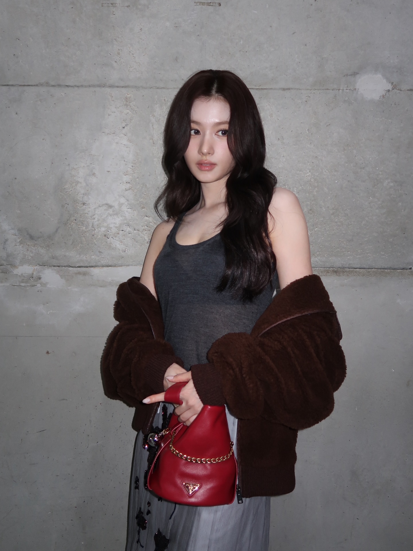 凑崎纱夏 Sana x Prada一组全新宣传大片演绎假日系列的Prada Pe