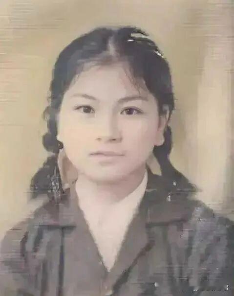 杨月花，原名毛金花