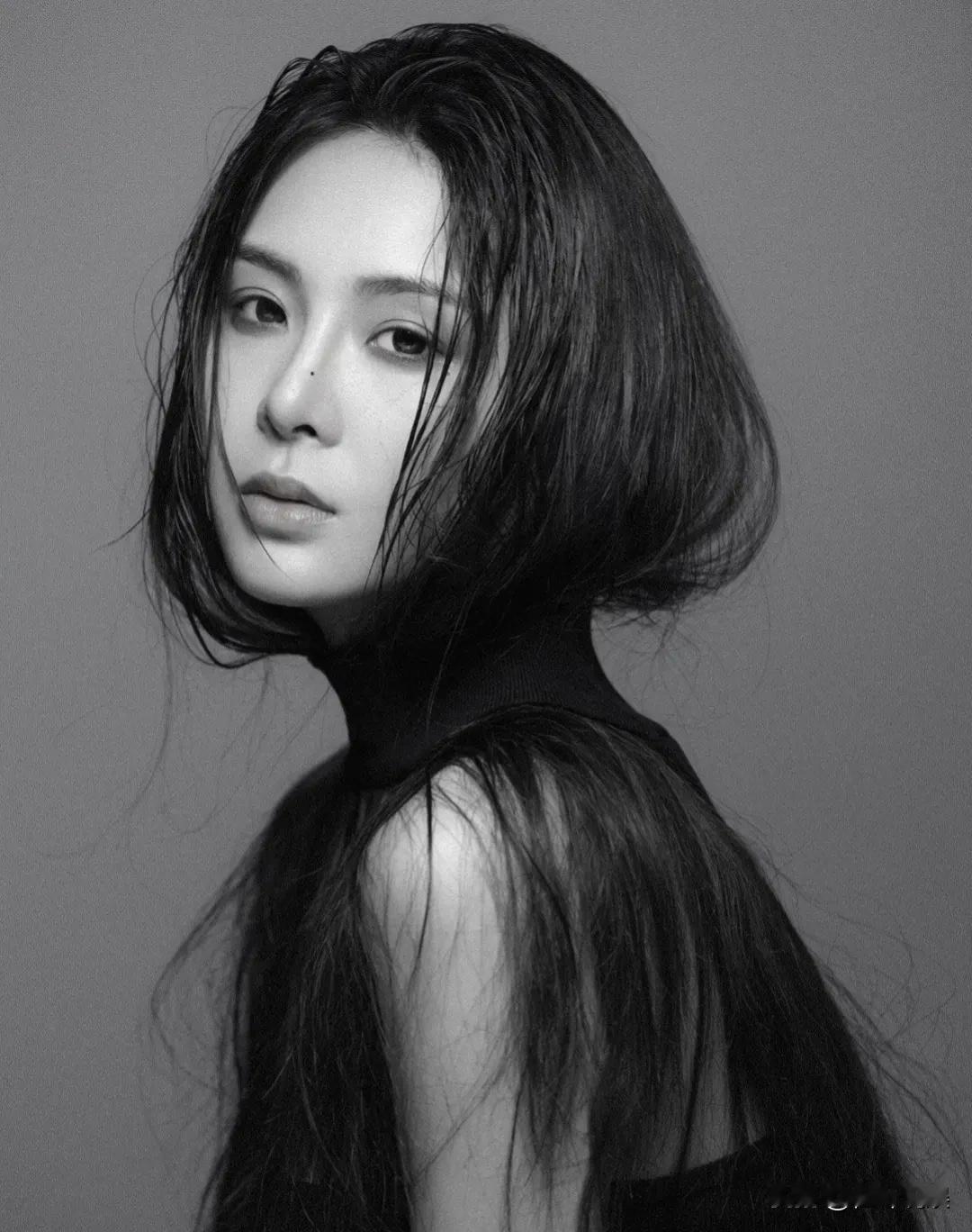 #张兰、马筱梅、张颖颖三个女人一台戏# 
张兰和大S一直在吵现在不吵了变成了和张