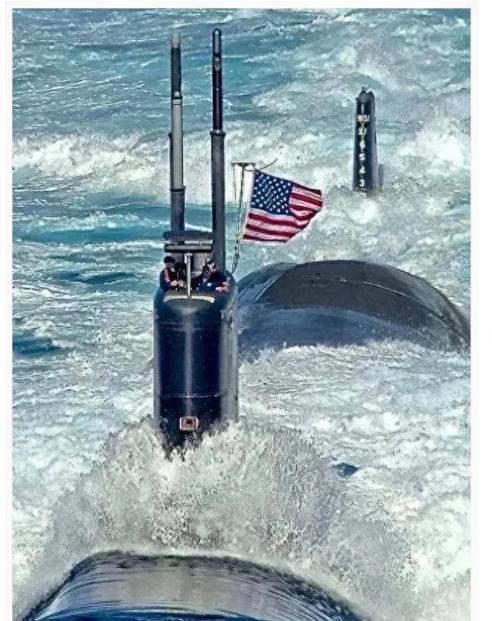 中国东部战区在完成“正义使命—2025”联合演训后，发布了一幅主题为《正义之盾 