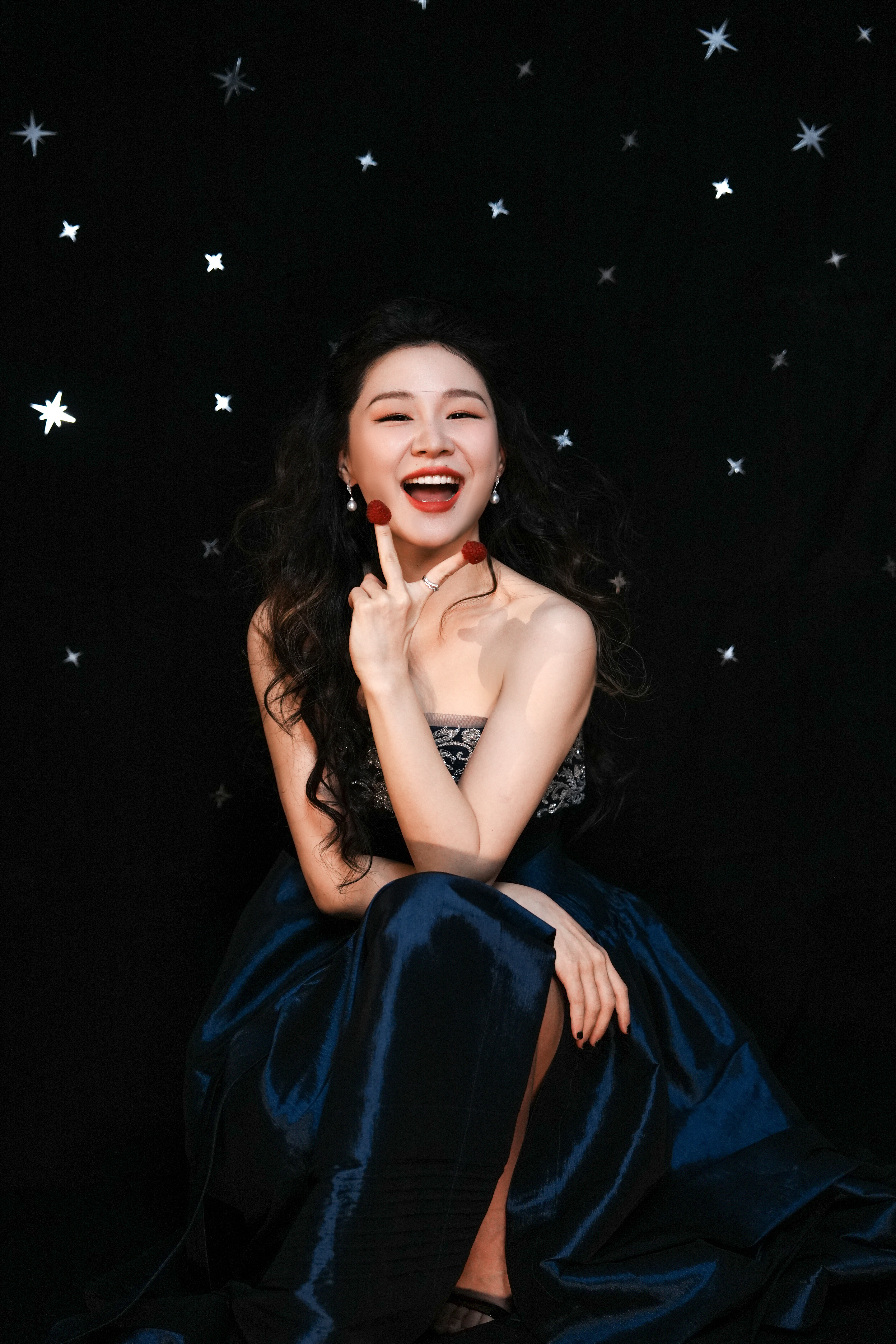 金靖  ×   腾讯视频星光大赏  今晚的金靖 ，这也是她做妈妈之后出席的首个公