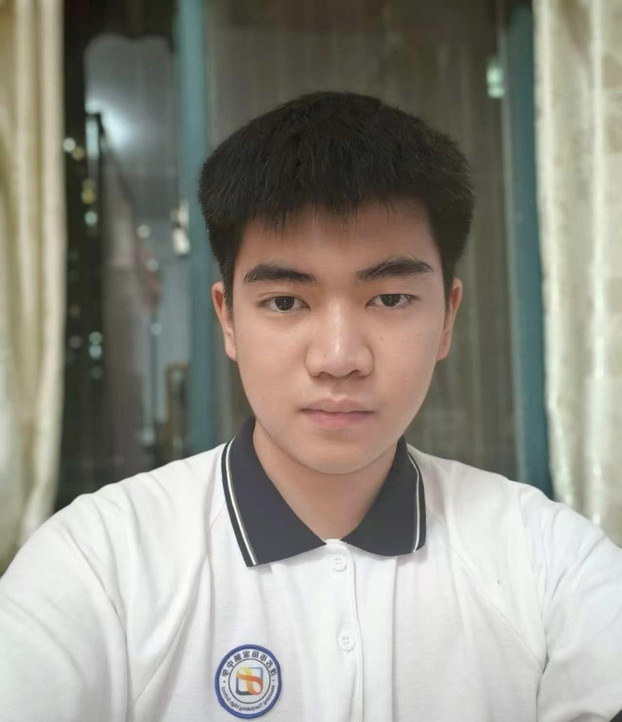 读书就要报国！茂名逆袭少年高分圆梦国防科大，家风令人动容
 
“读书就要报国！”
