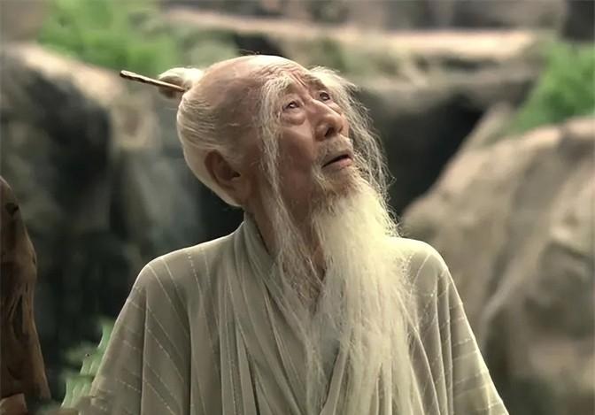 大唐贞观年间，一个30来岁的女子在街上卖烧饼，相士袁天罡观其面相，惊叹道：此人面