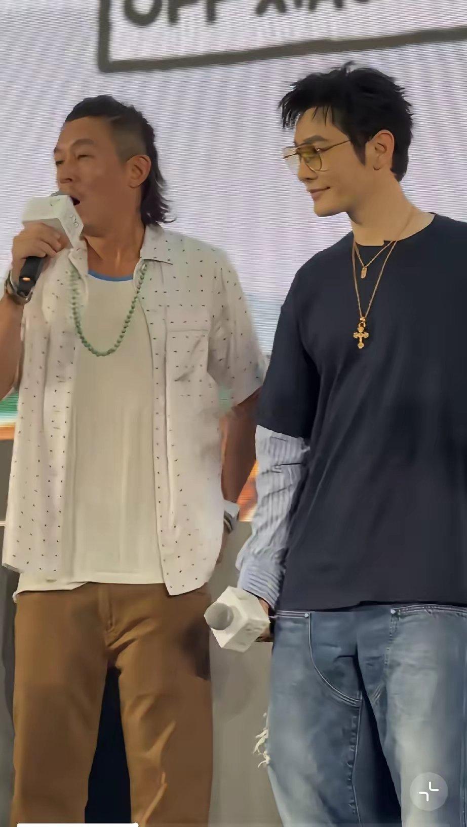 8月21日，陈冠希与黄晓明一同在上海参加MOJOFEST趣藏嘉年华2026，黄晓