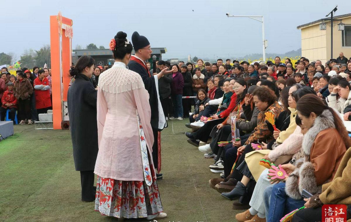 从破冰到协作，从游戏到交心，大家在欢声笑语中拓宽了社交圈，更感受到这座城市的温度