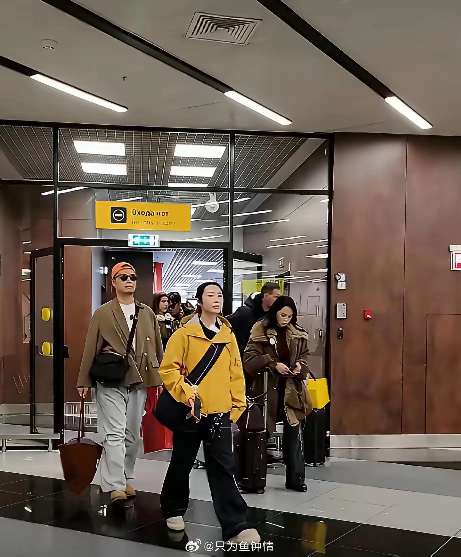 芒果台这次失算了，请来伊能静秦昊一大家子，结果风头全被一个“素人老太太”抢光了。