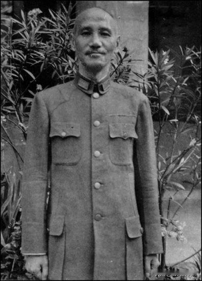 1949年青岛撤离：蒋介石要炸城，黄埔嫡系却偷偷给炸药“放水”
 
1949年，