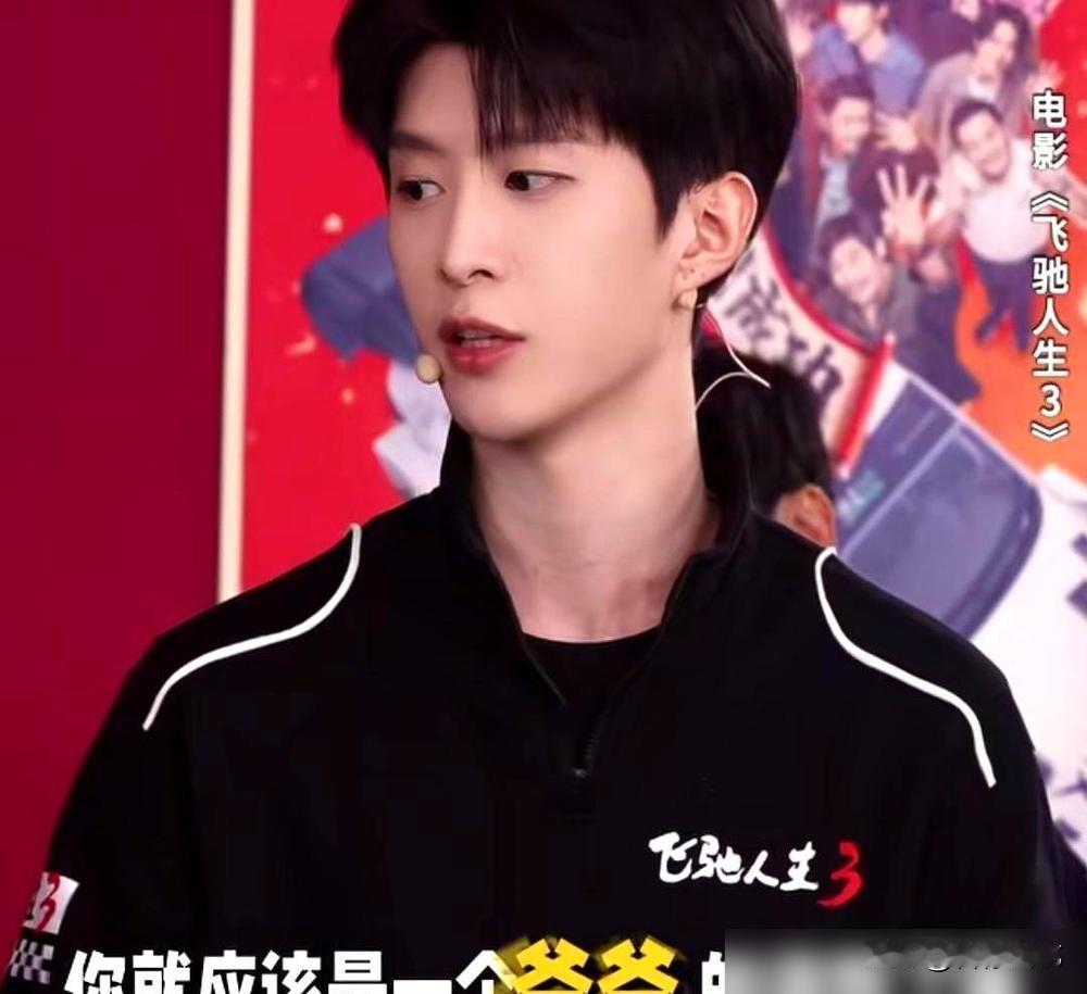 别再刷“票房养你爷爷”了，这根本不是个玩笑，是现实。
飞驰人生2狂揽33.9亿