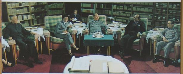 1974年5月29日，毛主席与马来西亚总理拉扎克进行了历史性会晤。陪同毛主席会见