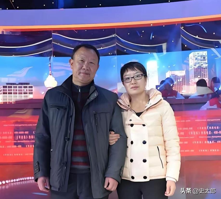 世间最动人的温暖，是一场双向奔赴的善意救赎。2003年，湖北十堰18岁女孩余梅高
