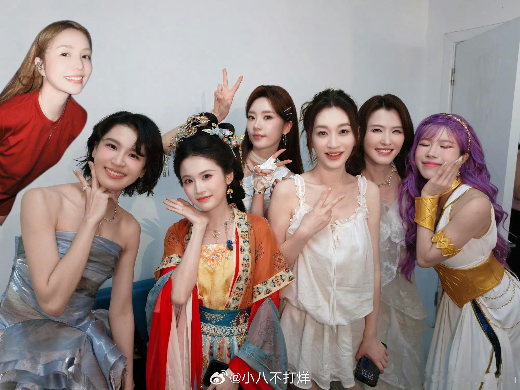 张慧雯和姐姐们重聚 乘风2026售后有！姐姐妹妹们的重聚合照来啦[哈哈]梦回浪7