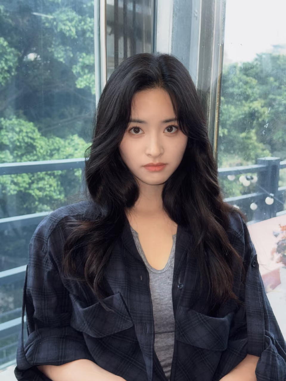 确实漂亮！！！秦岚说沈月确实漂亮