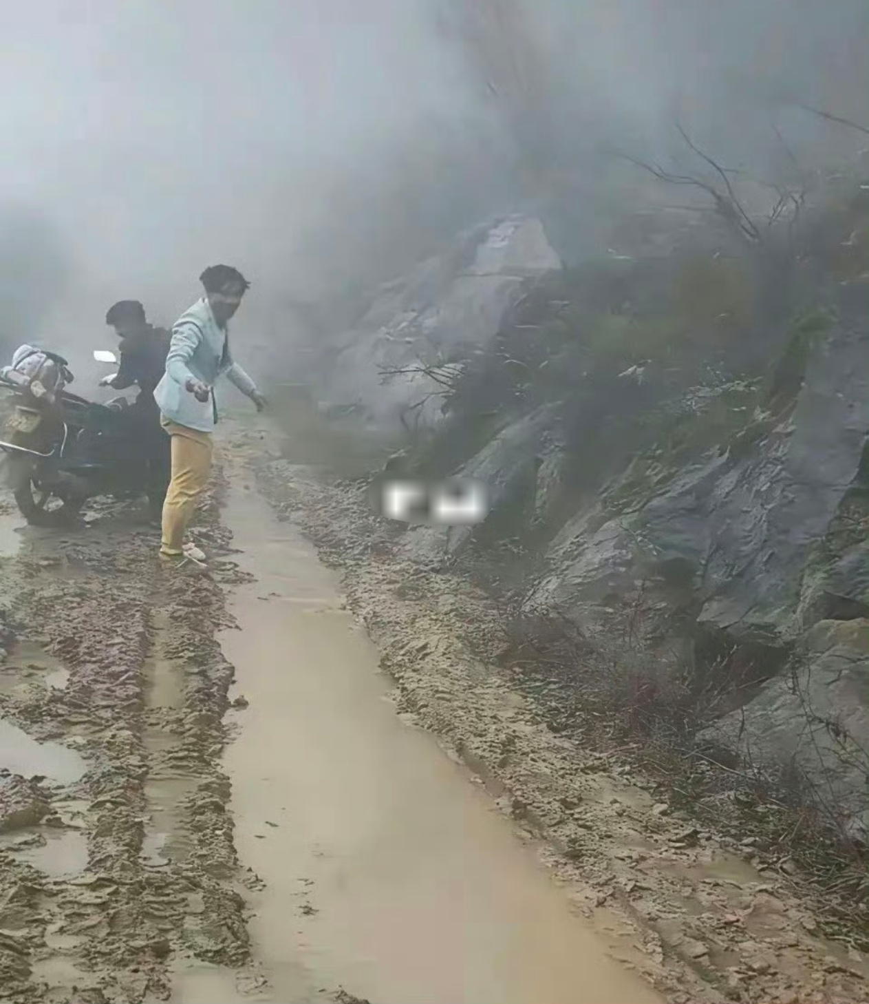 十万以内我买个什么车才能走的了老家的路？ ​​​
