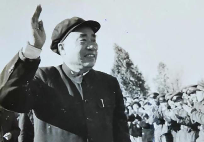 朱德身体一向硬朗，为何突然病重逝世？
1976年初，周恩来总理在1月8日因病去世