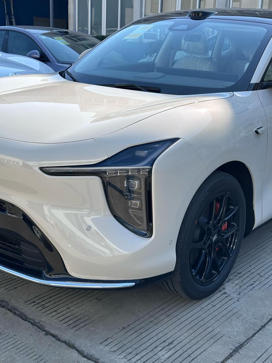 对我来说，LS6不仅是一辆车，它是对春节返乡的一次暖心升级。它用科技为我减少焦虑