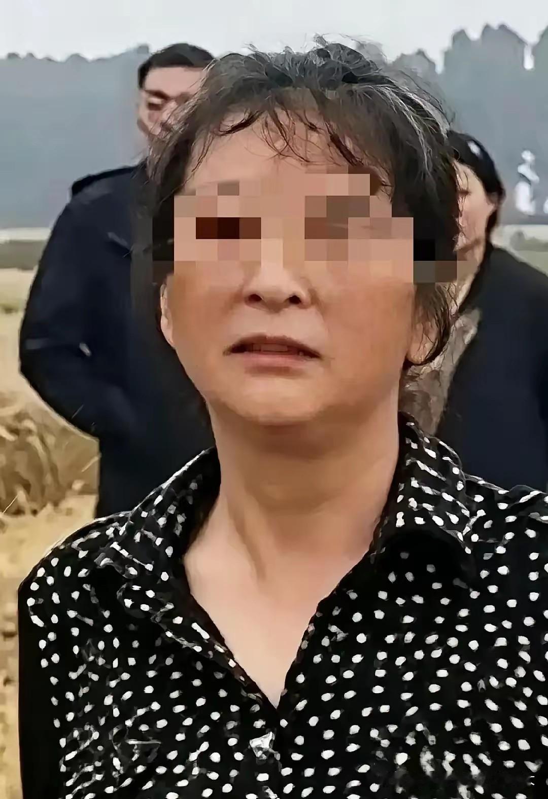 这位大妈是襄阳人民的功臣，襄阳政府应该嘉奖，仅仅一天时间，你就让全国各地的网友都