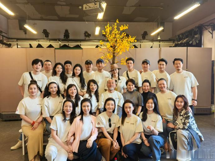 刘亦菲同学聚会好多合照👏
