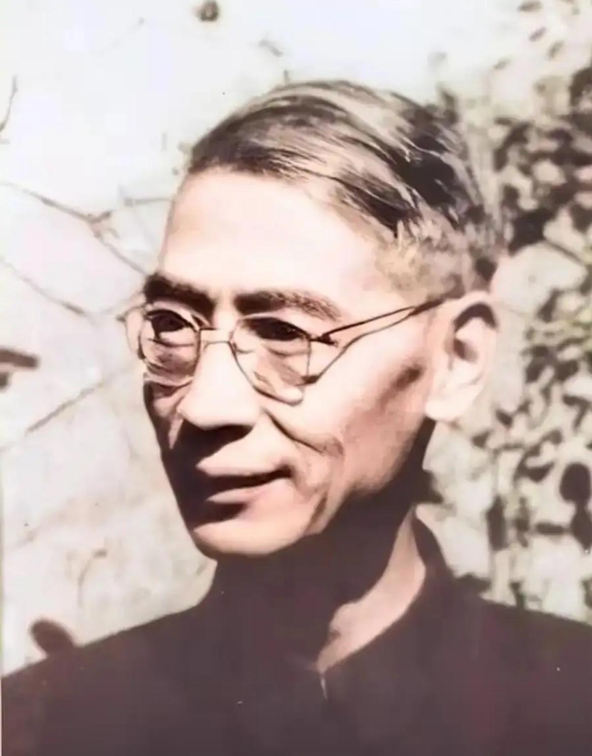昨晚打开新闻联播，刚开场就被戳中泪点！没有华丽的话，也没有煽情的背景音乐，就只是