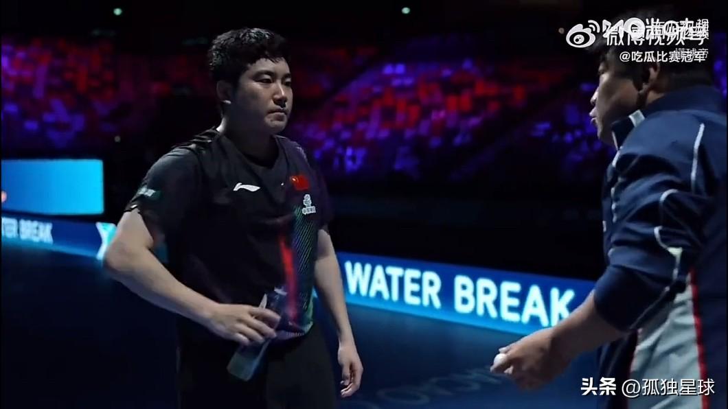 王皓对梁靖崑说出这句话：内心是有多么无奈啊

暂停的时候，王皓对梁靖崑说：你要有